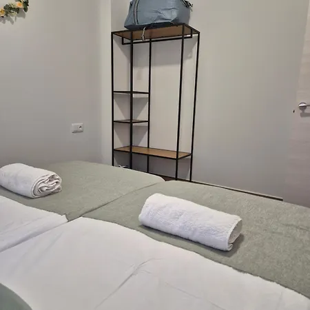 Apartamento Pinedo Playa 2 *